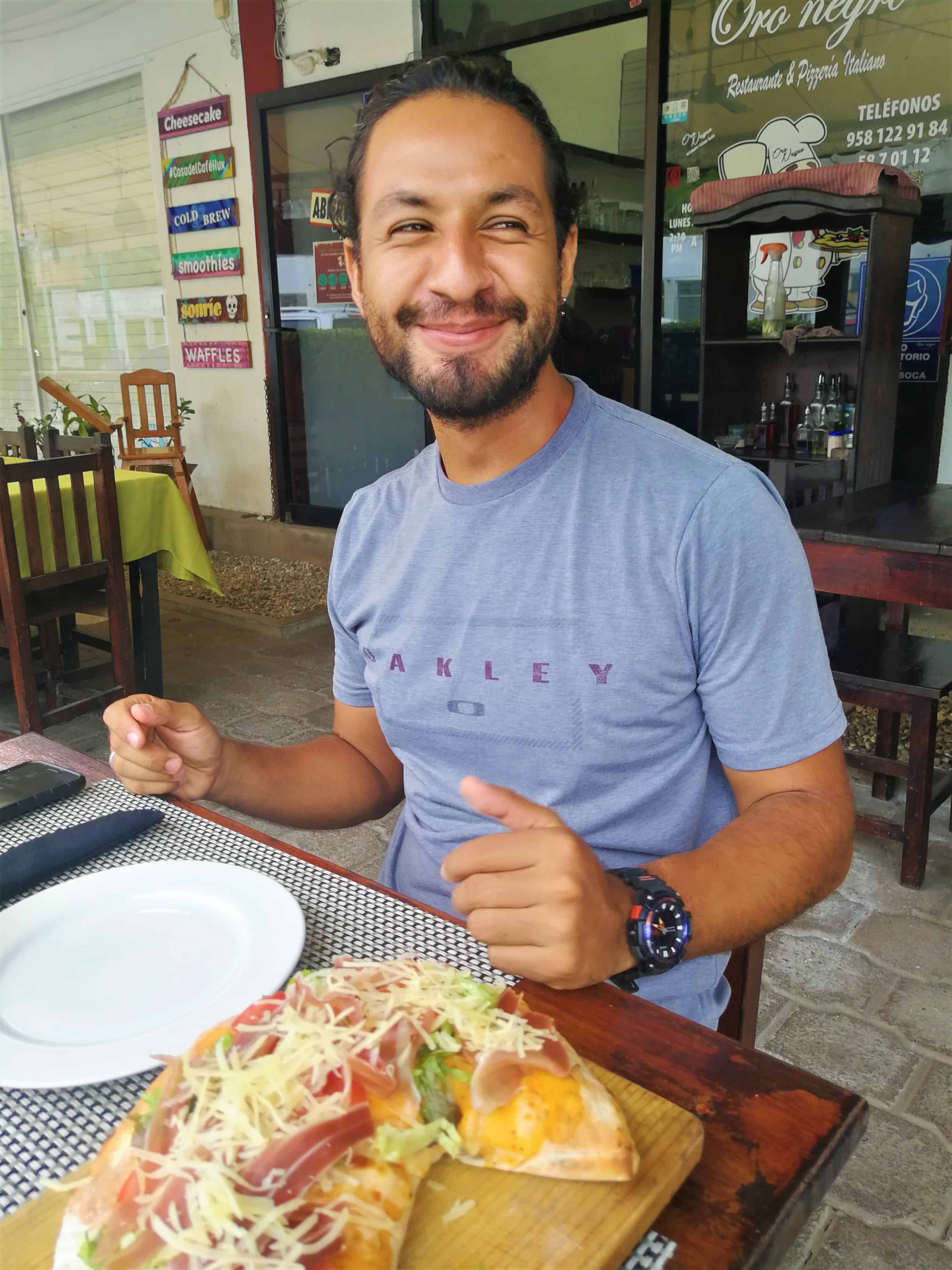 The best pizza and Calzones in Huatulco