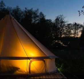 Glamping, a unique option for the best things to do in Pluma