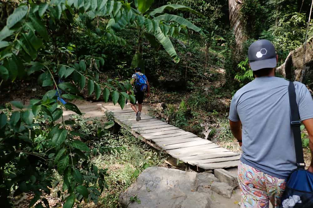 The journey from the parking lot to the beginning of Las Brisas falls is about 10 minutes